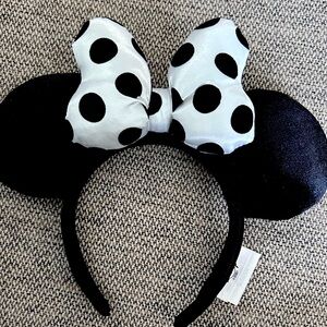 Polka Dot Minnie Ears 🩷